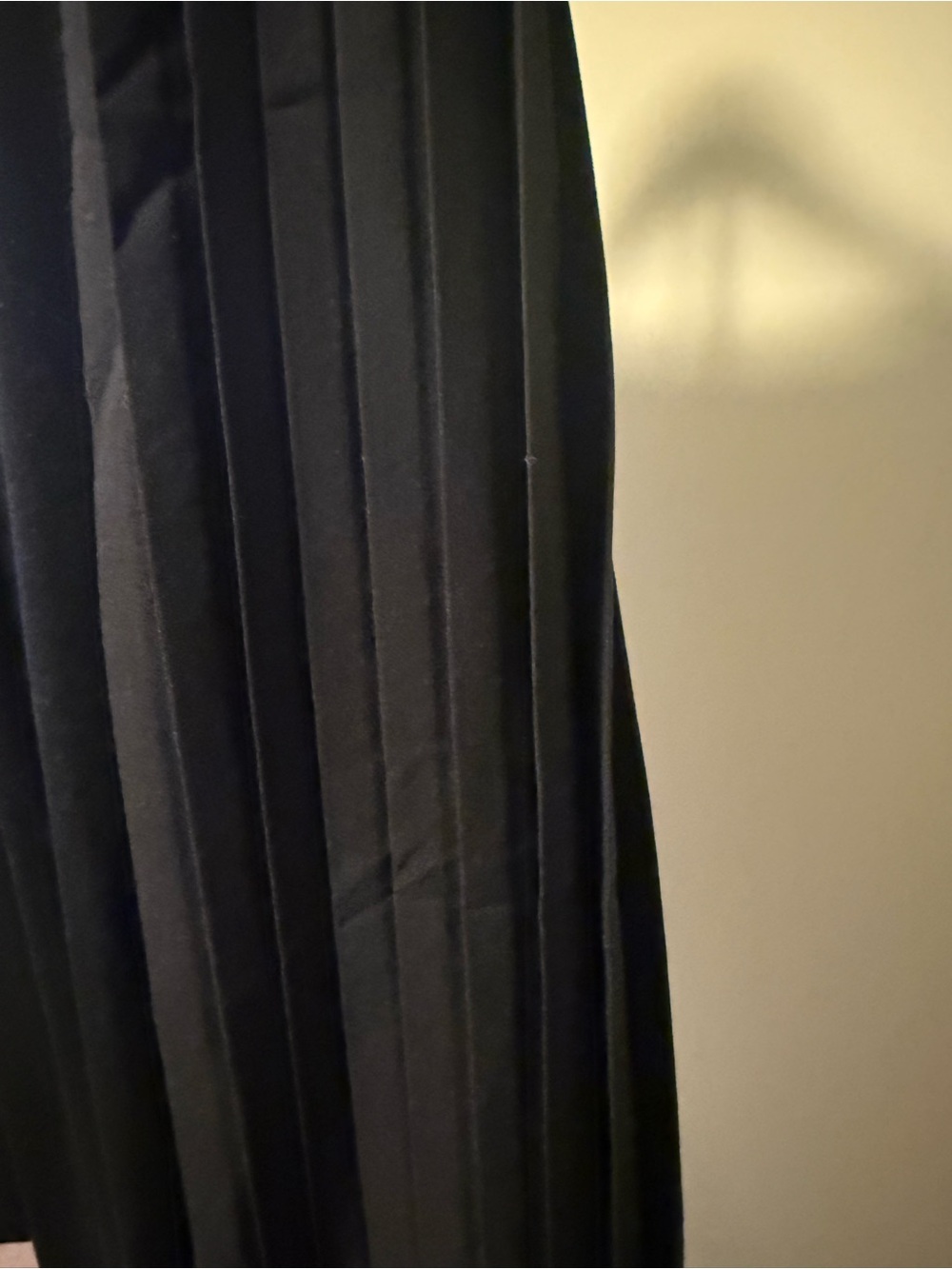 NWT Talbots Black Long Pleated-Sleeve Scoop Neck Pullover SZ L (19.5" P2P) - Picture 4 of 10